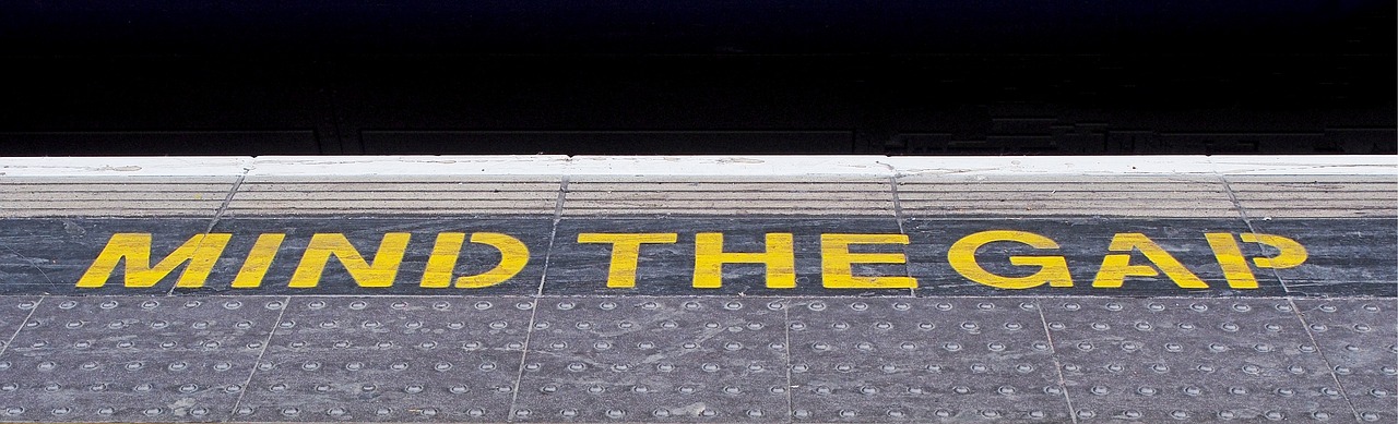 Image - railway platform mind gap