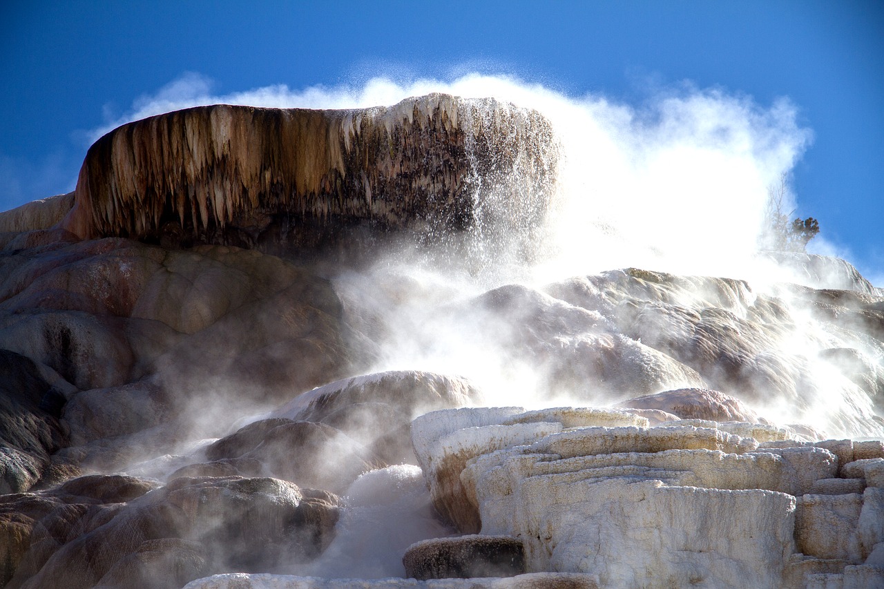 Image - yellowstone national park wyoming