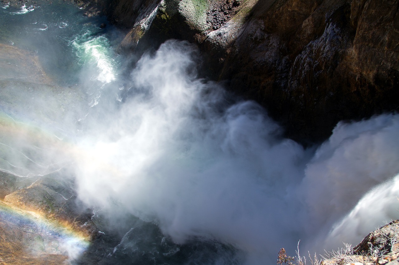 Image - yellowstone national park lower falls