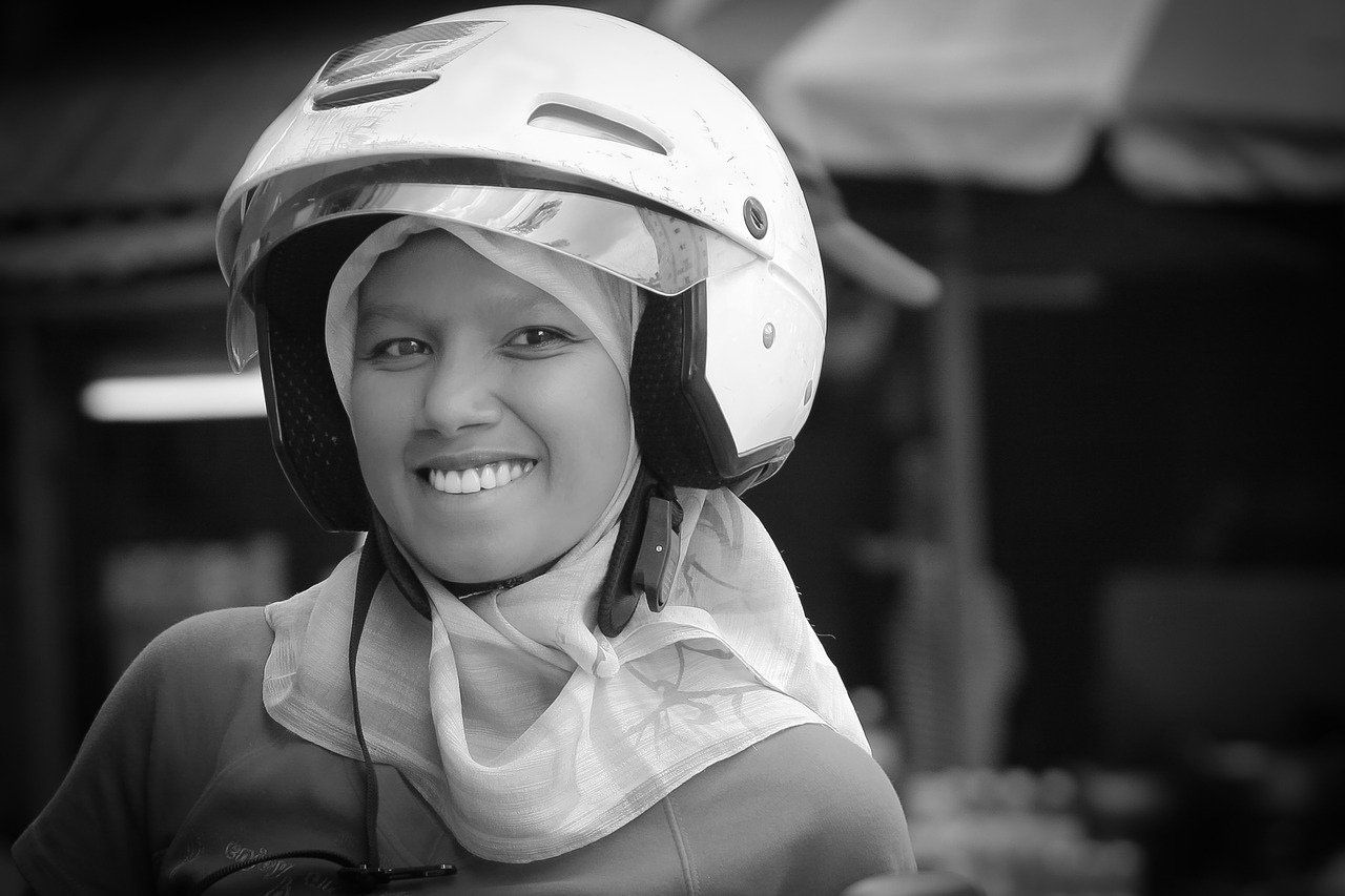 Image - helmet girl muslim hijab smile