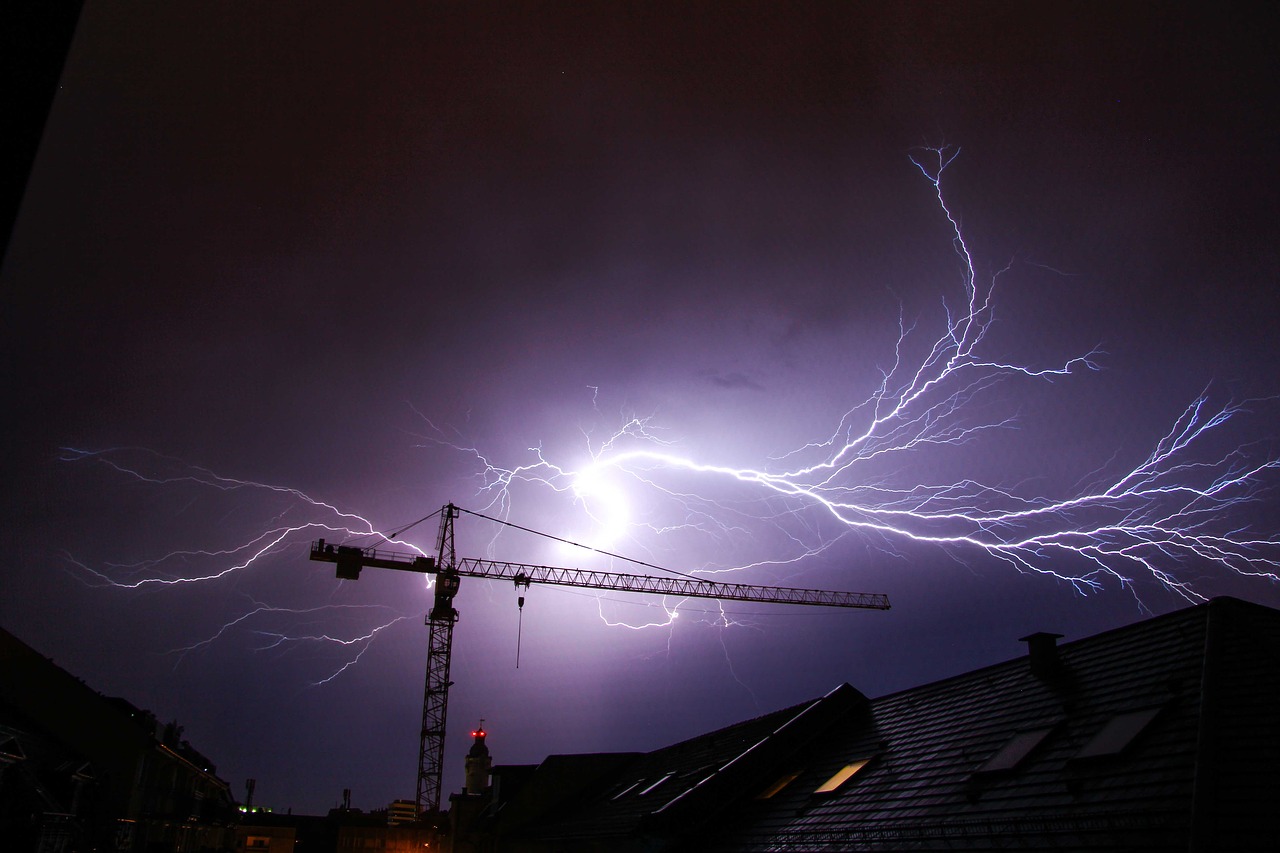 Image - thunderstorm flash crane hurricane