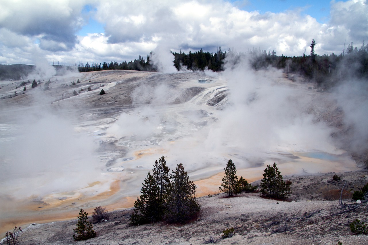 Image - yellowstone national park wyoming