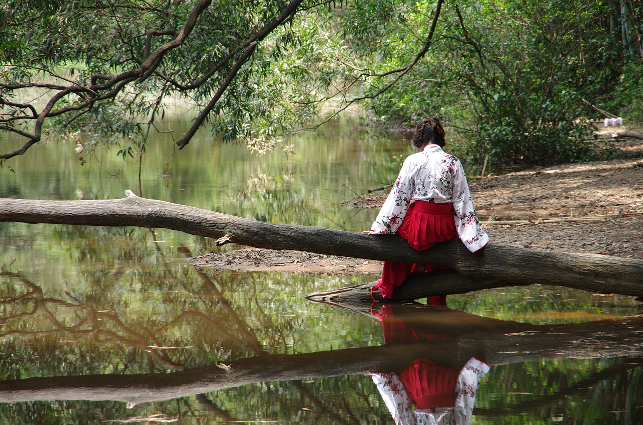 Image - figure iraqis the water s edge