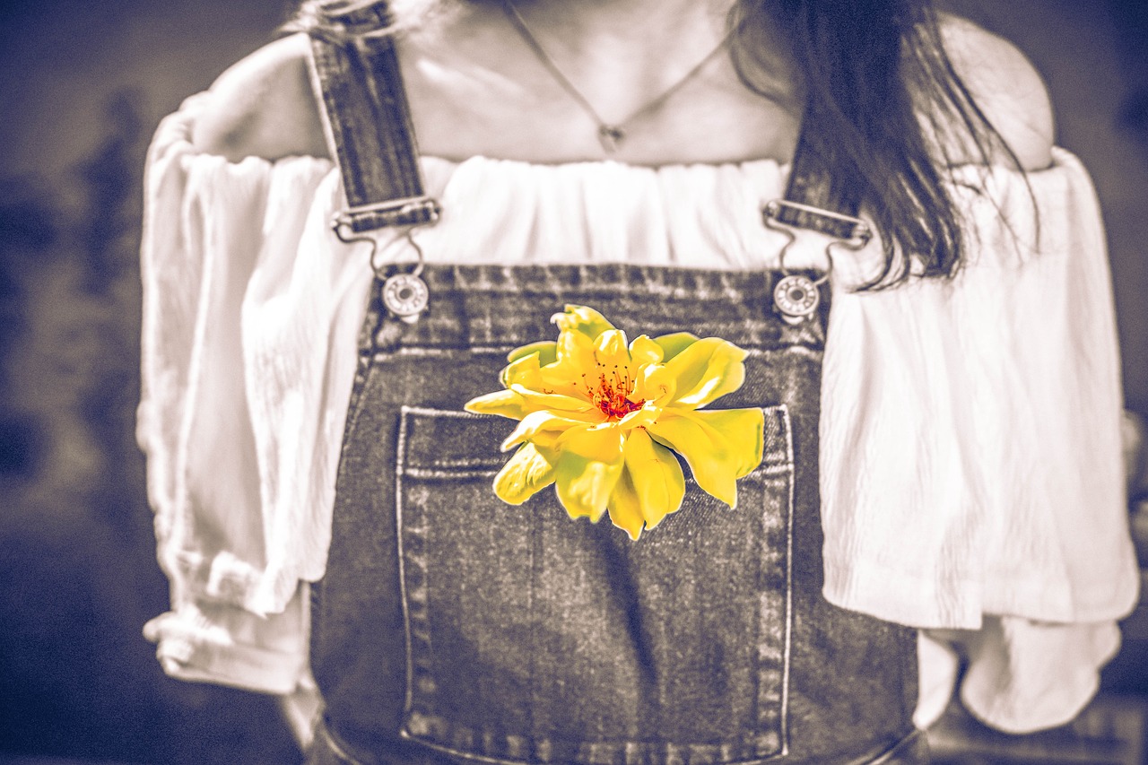 Image - flower yellow country girl