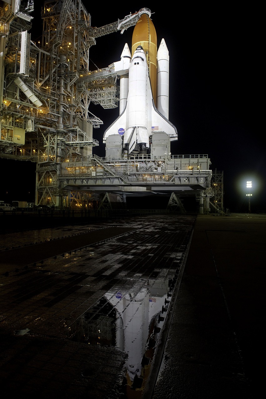Image - endeavor space shuttle rollout