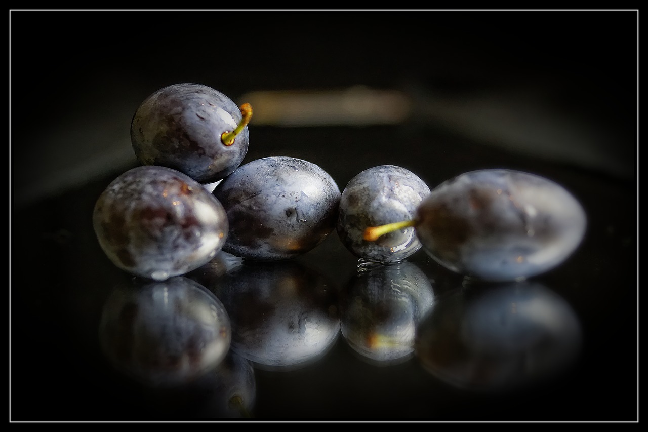 Image - plum fruit food blue healthy