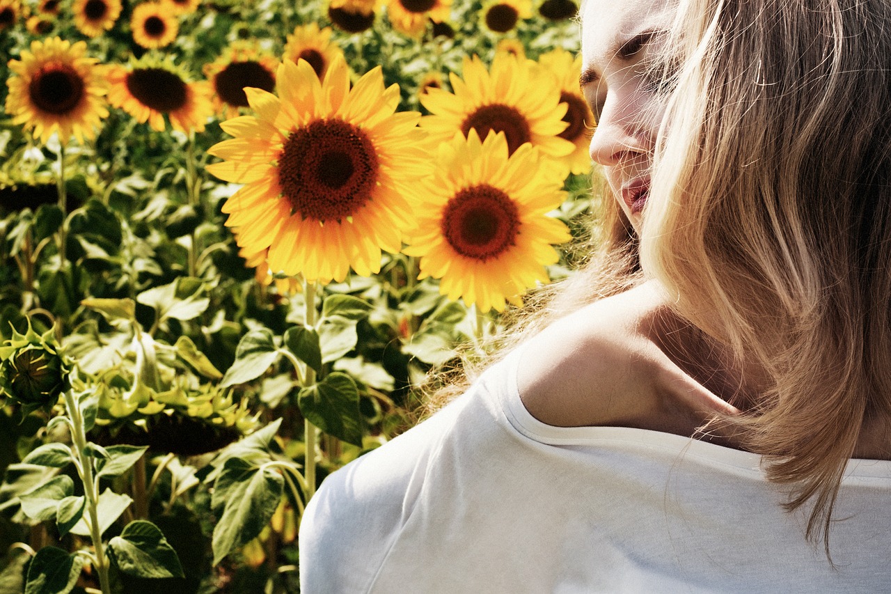 Image - model girl summer view portrait