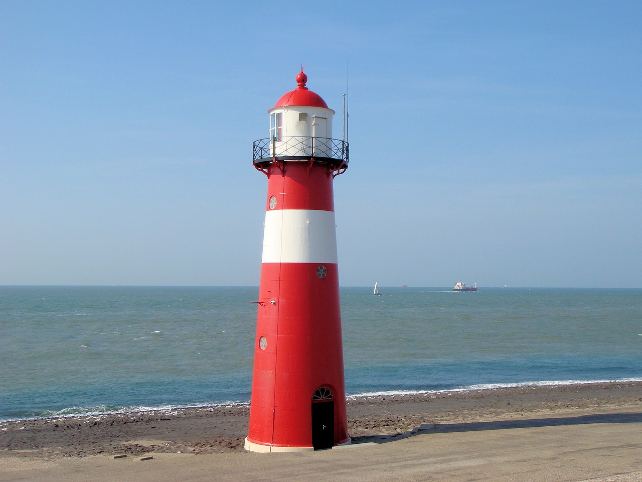 Image - lighthouse netherlands coast