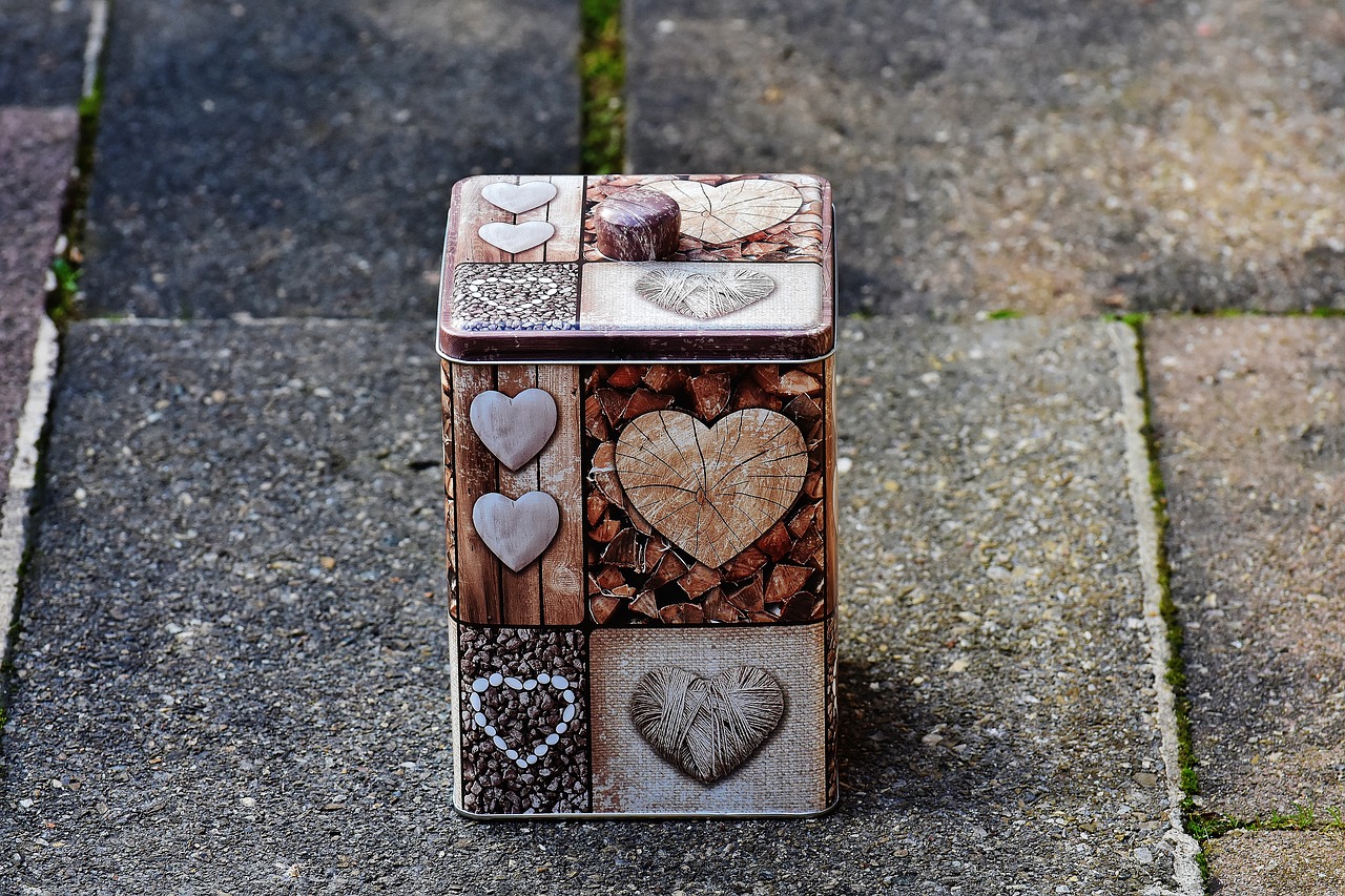 Image - box heart love storage packaging