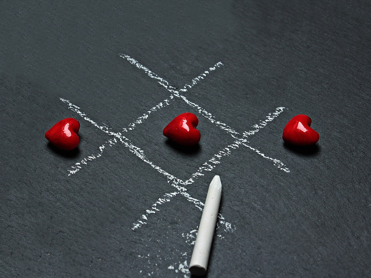 Image - tic tac toe love heart play