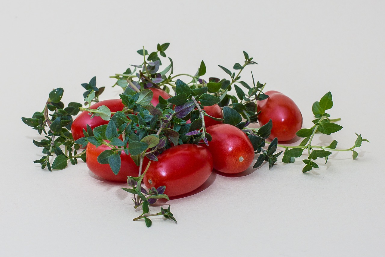 Image - herbs thyme tomatoes kitchen spice
