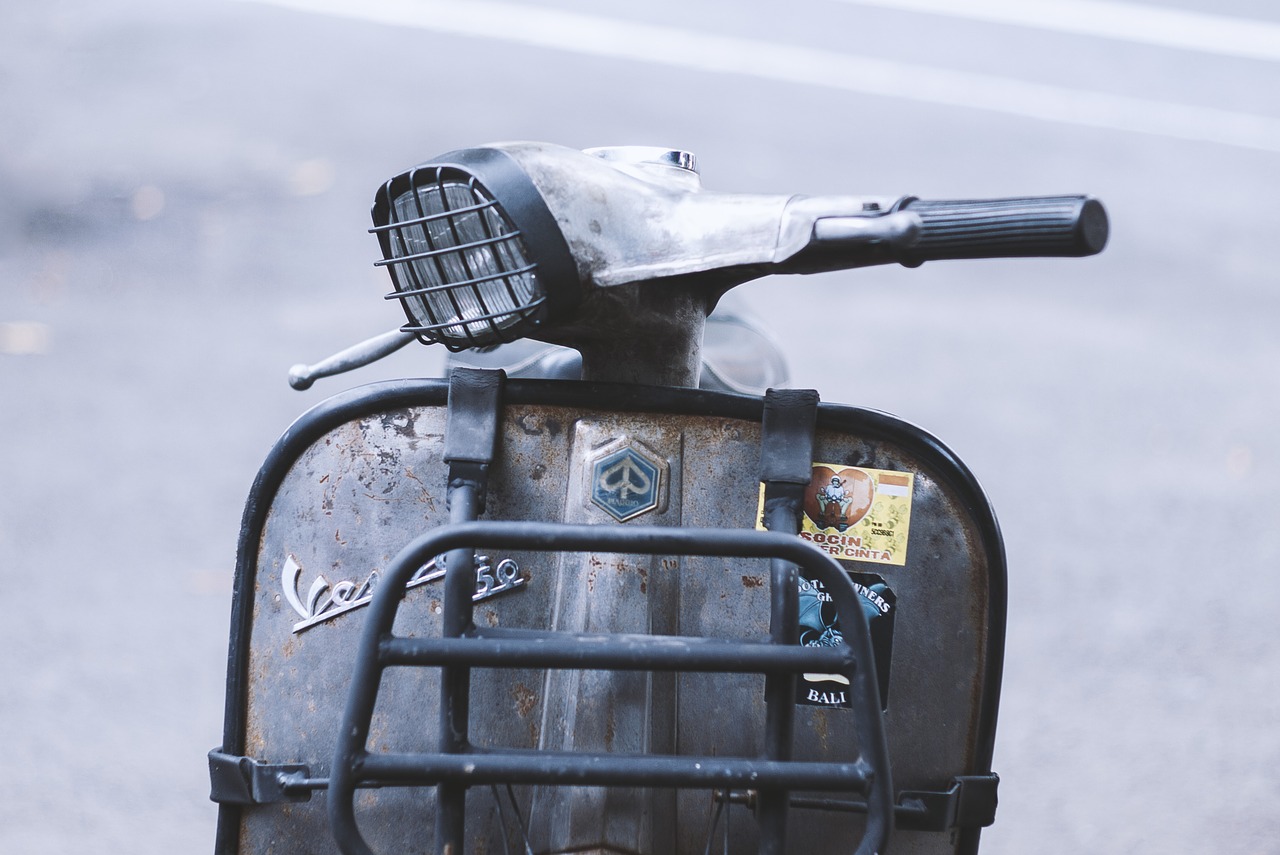 Image - vespa motor italian scooter