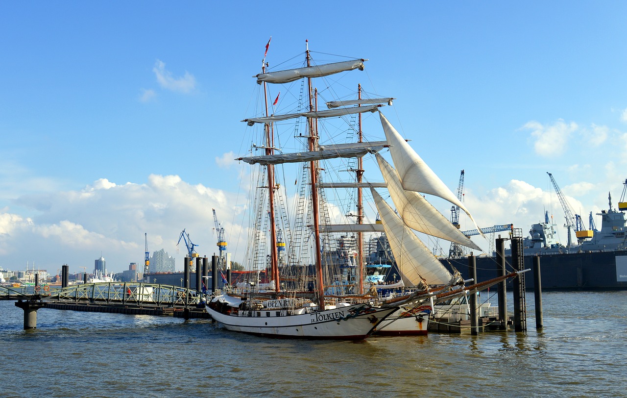 Image - ship sailing vessel port hamburg