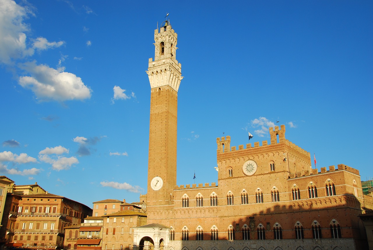 Image - siena square of the field tower eats