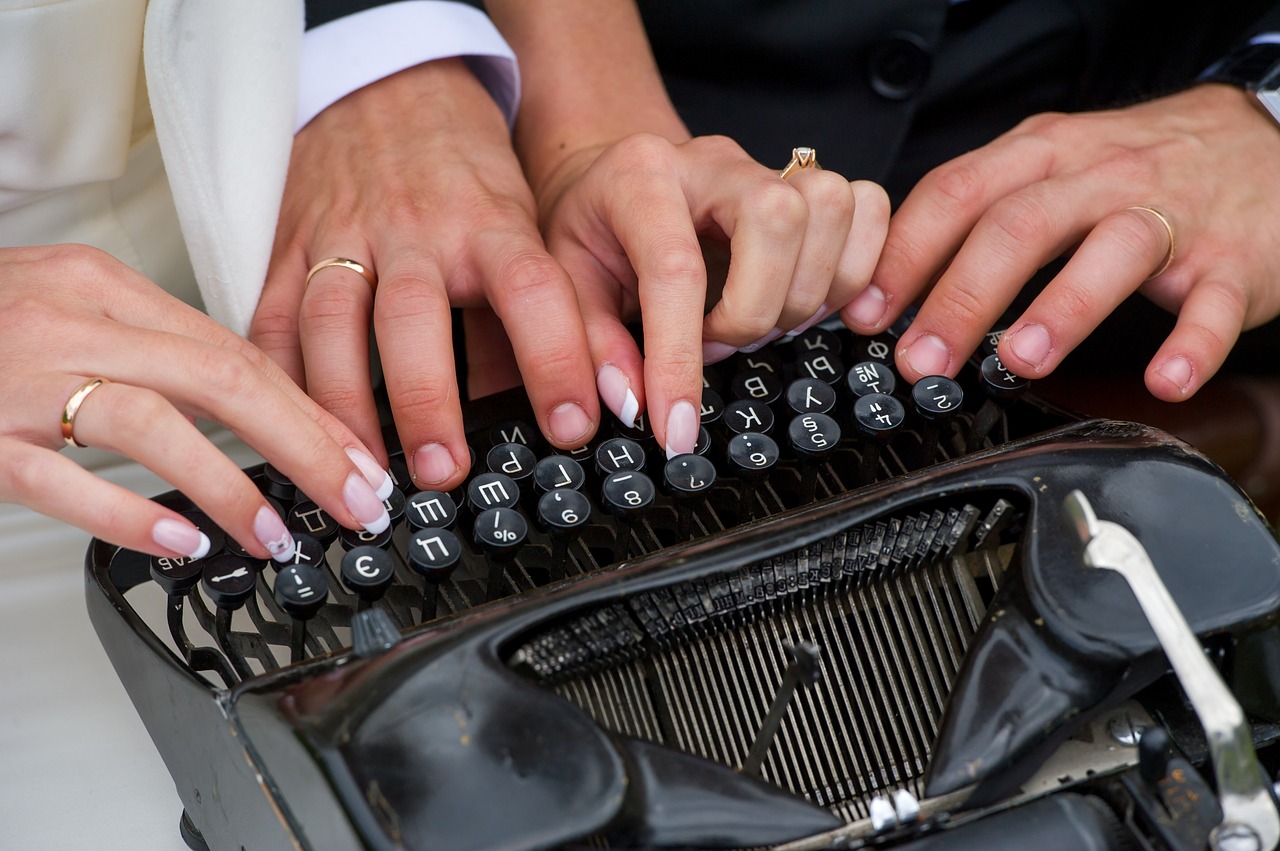 Image - manicure fingers typewriter hands