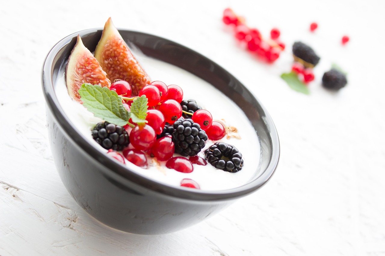 Image - yogurt berries fig fruits