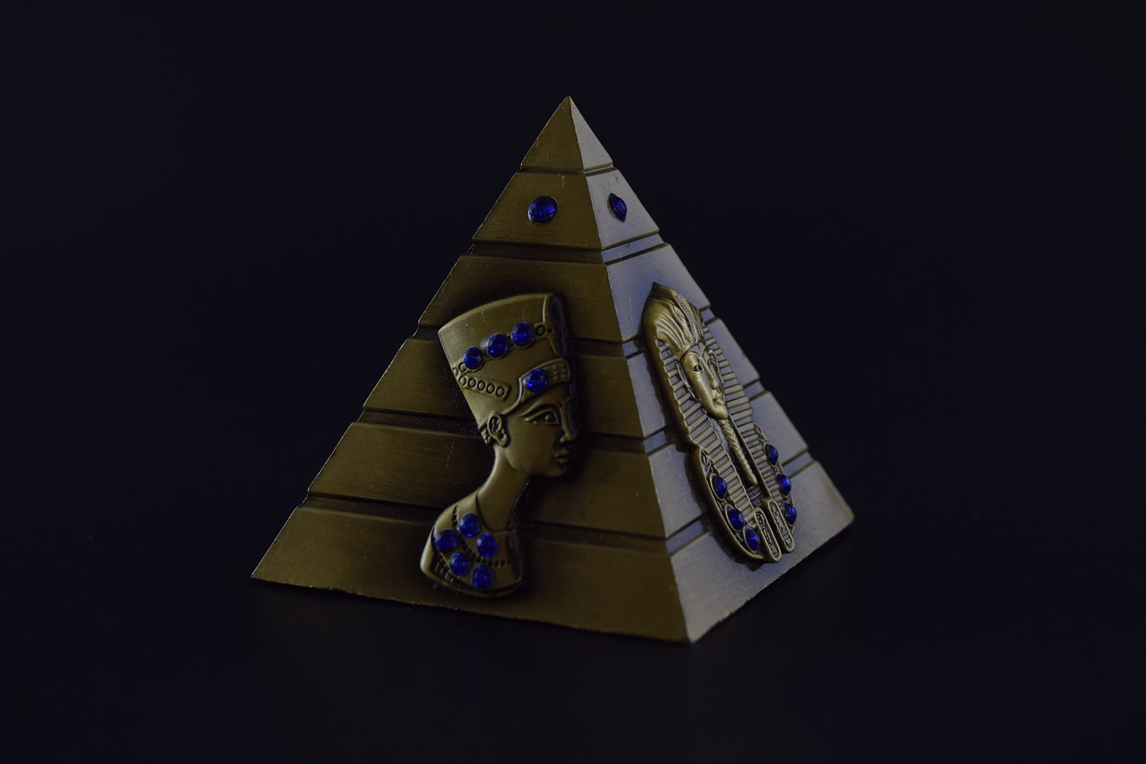 Image - egypt pyramid gold