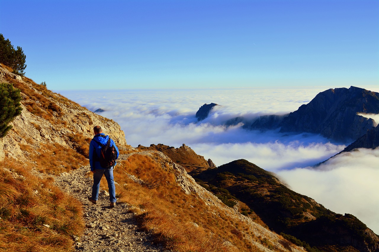 Image - walk clouds excursion mountain