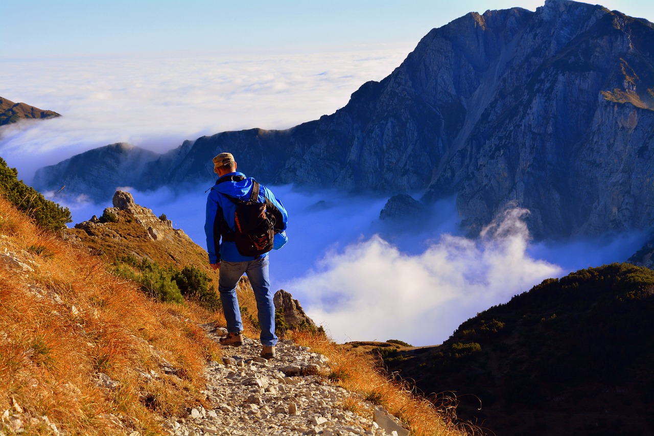 Image - walk clouds excursion mountain