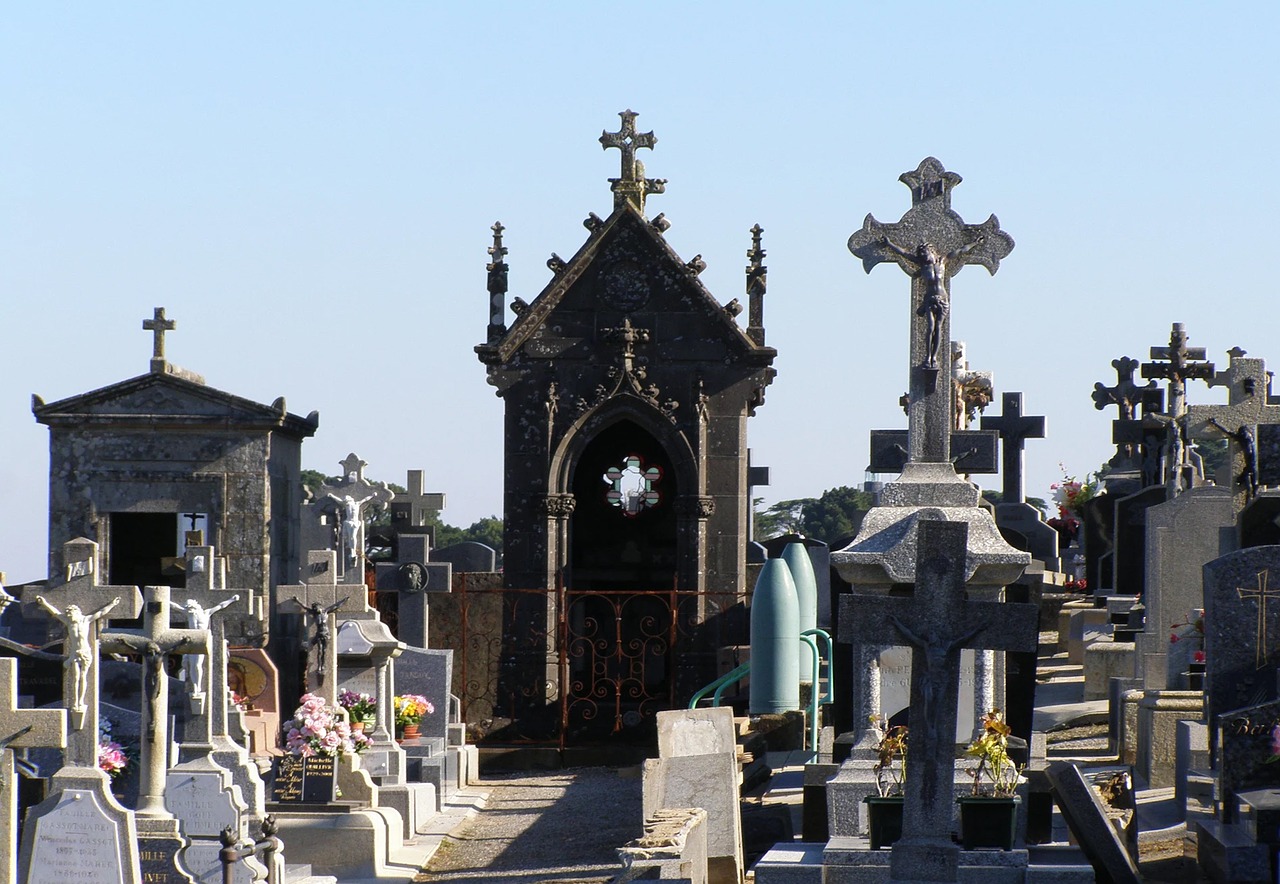 Image - cemetery grave stones crypt