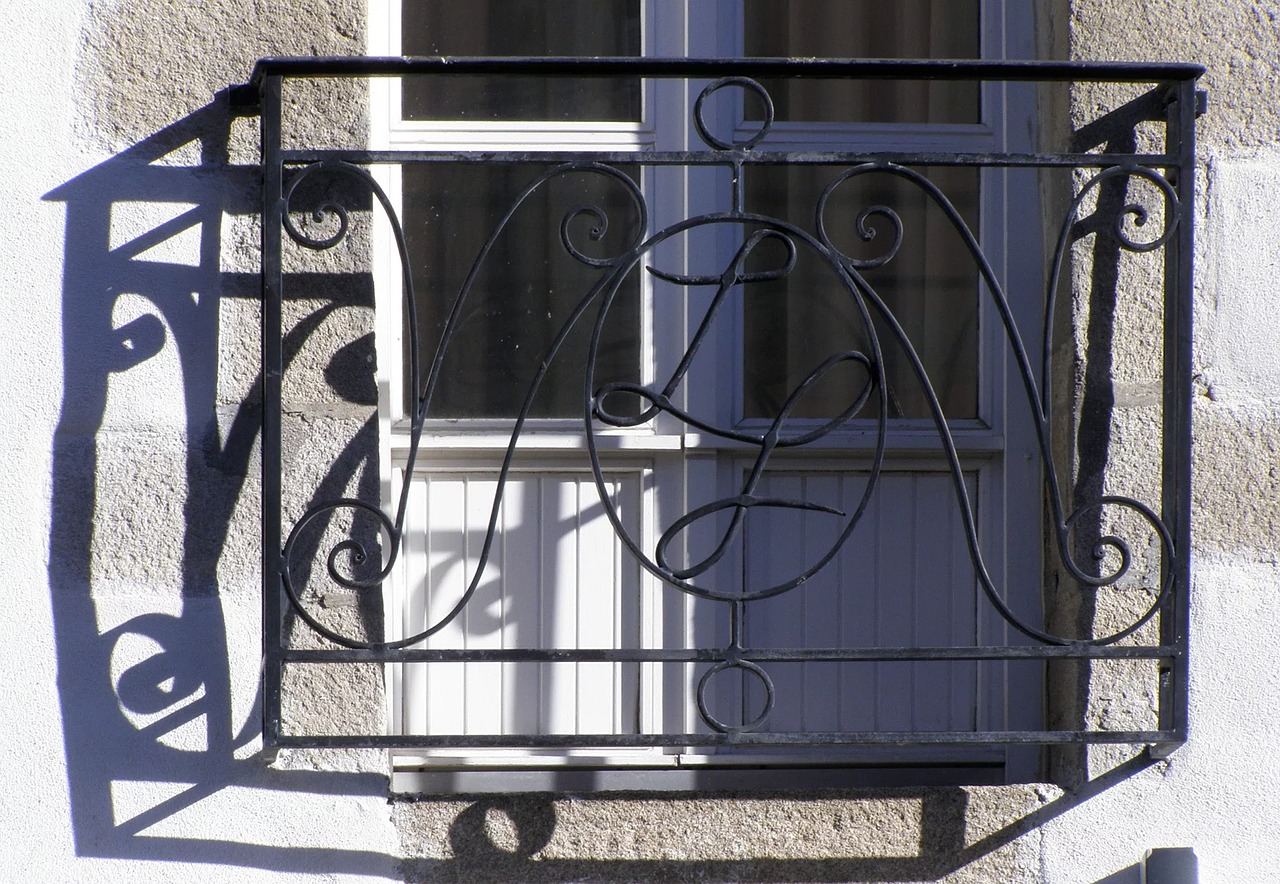 Image - balcony facade homes window shops
