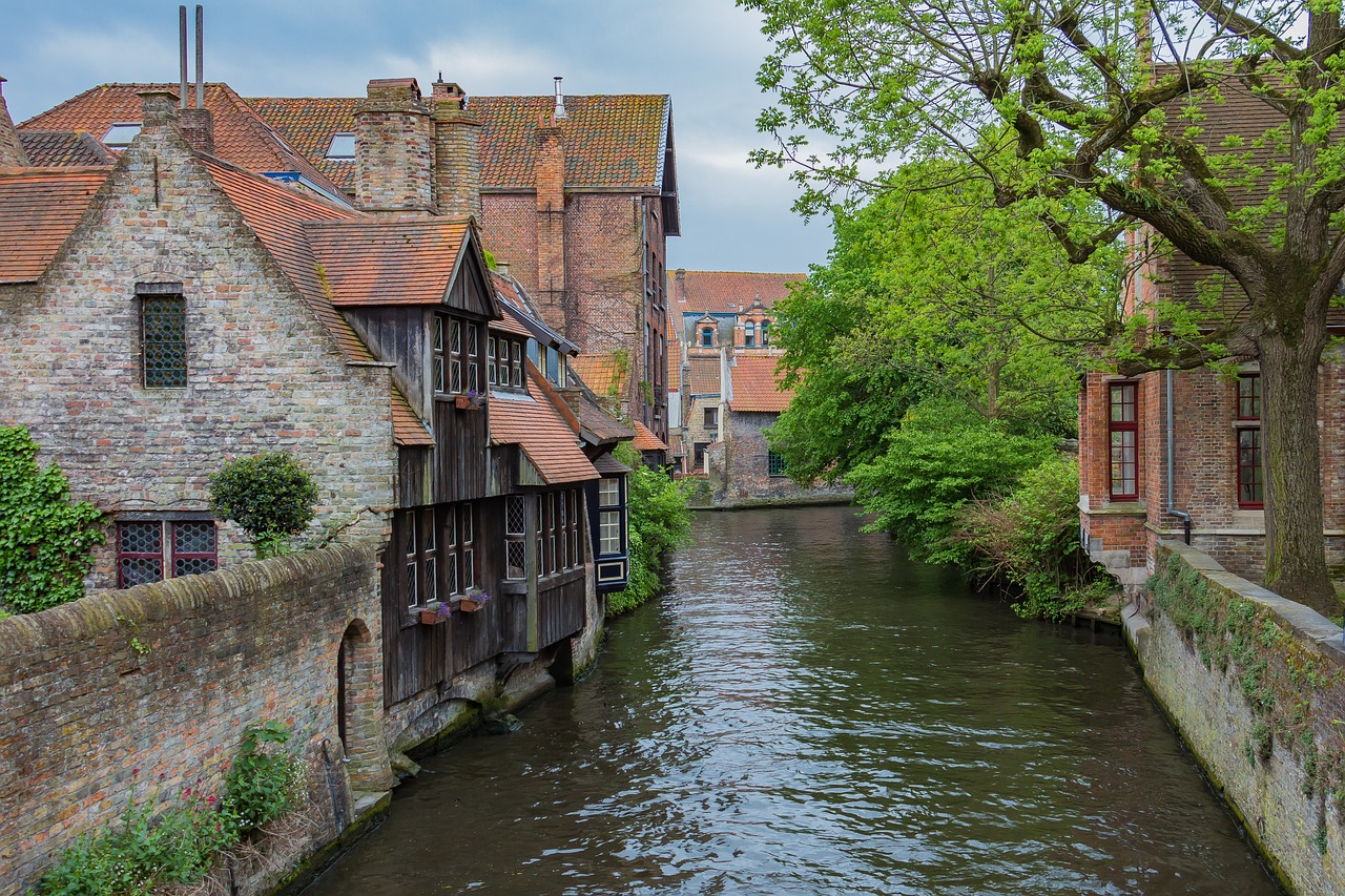 Image - bruges channel belgium romantic