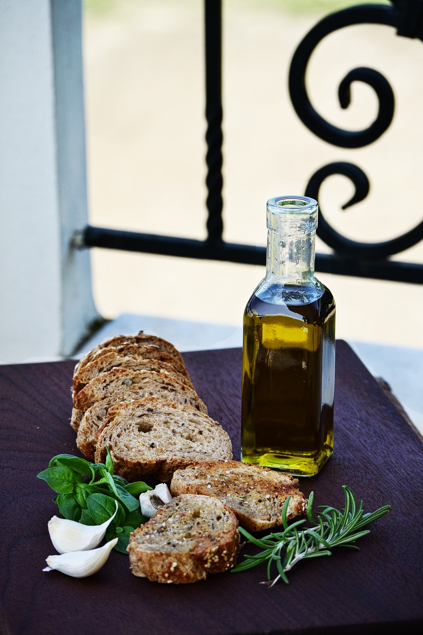 Image - food olive oil garlic table board