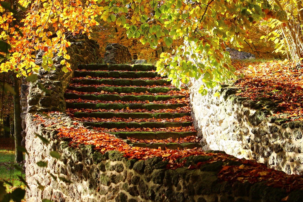 Image - stone stairway gradually ruin