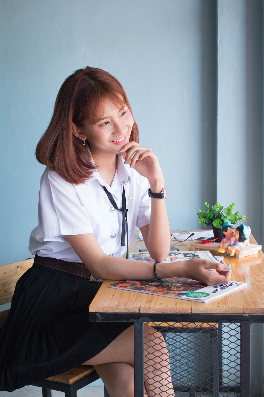 Image - students cafe girl woman smile