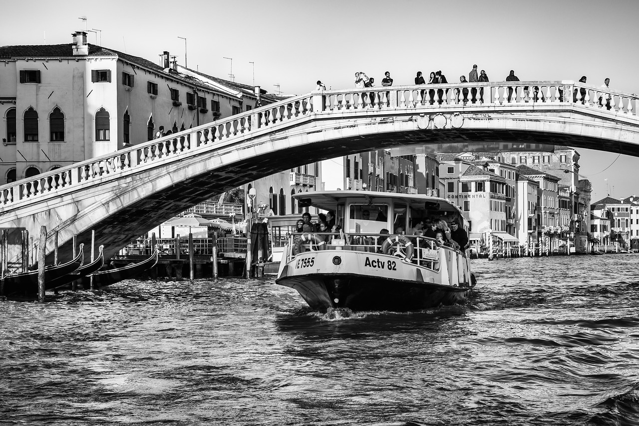 Image - italy venice channel historically