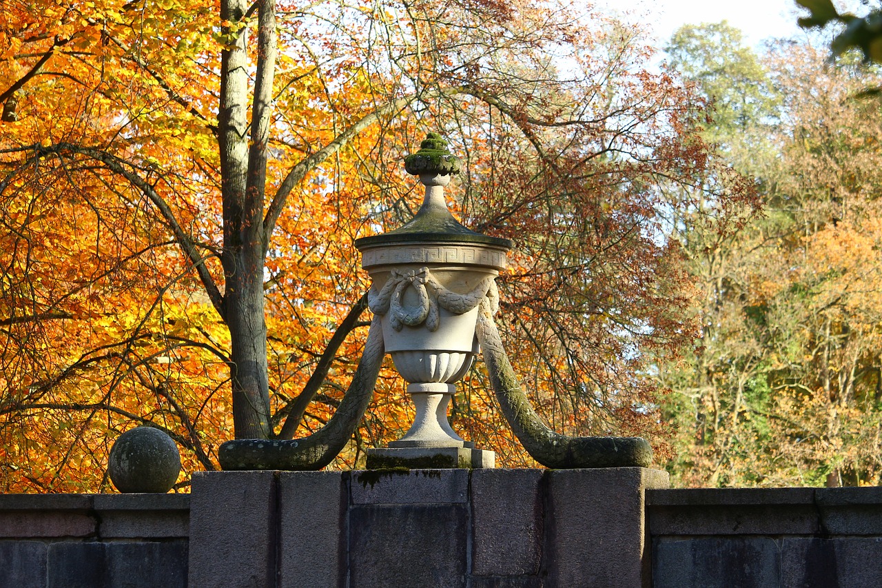 Image - vase sculpture castle park