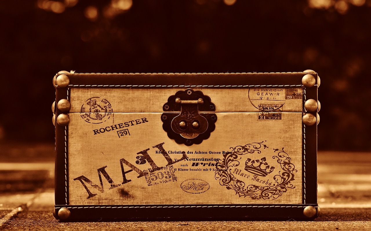 Image - chest luggage sepia mail send