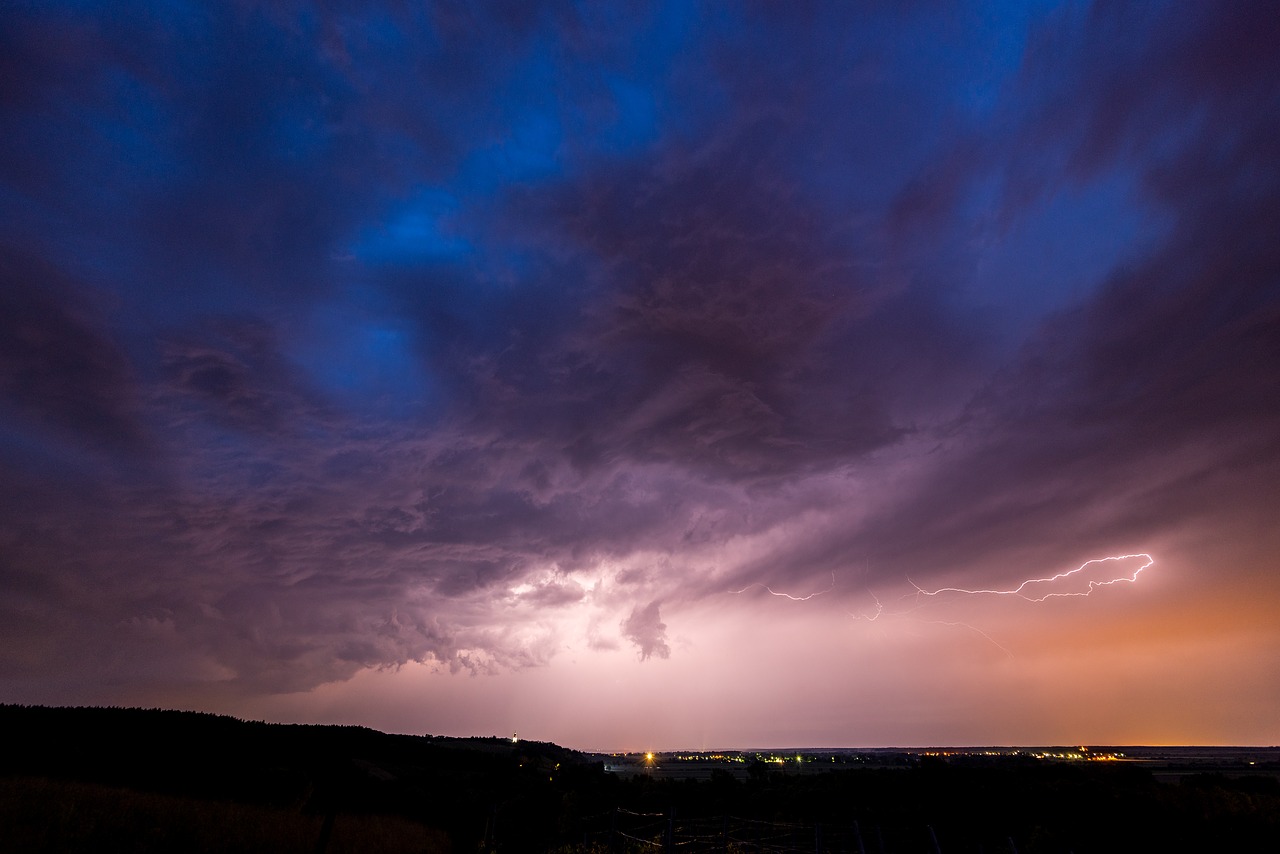 Image - thunderstorm night landscape sky