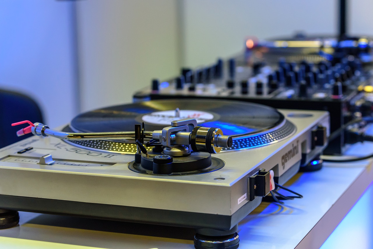 Image - dj mixer club music the console