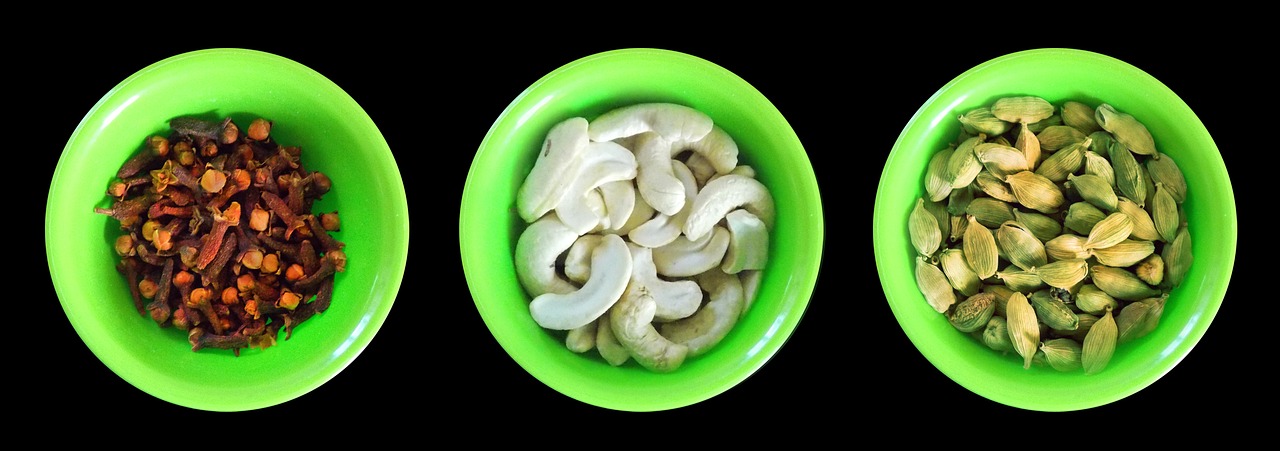 Image - cashew cardamom clove healthy