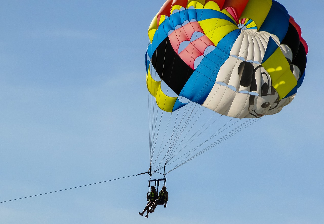 Image - parachute paragliding balloon sky