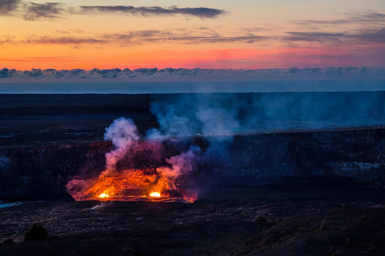 Image - volcano halema‘uma‘u lava lake