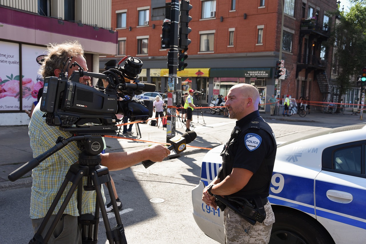 Image - police interview montreal quebec