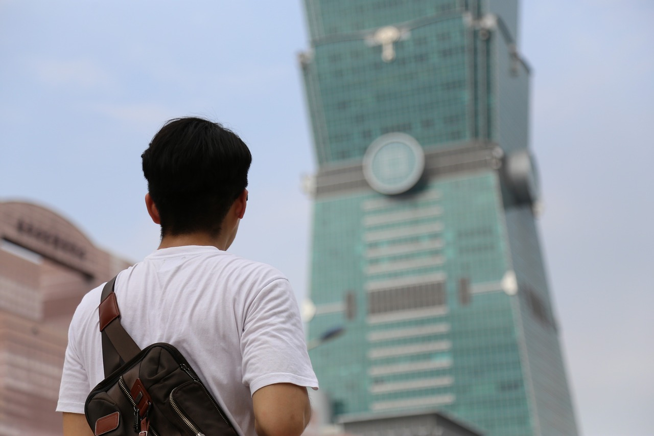 Image - taipei 101 tower pooping