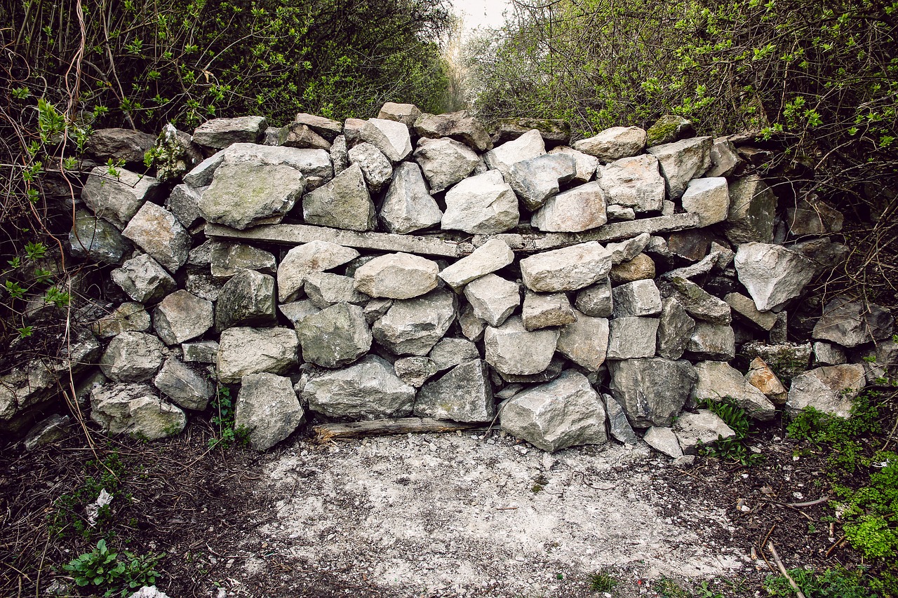 Image - stones barrier dam path