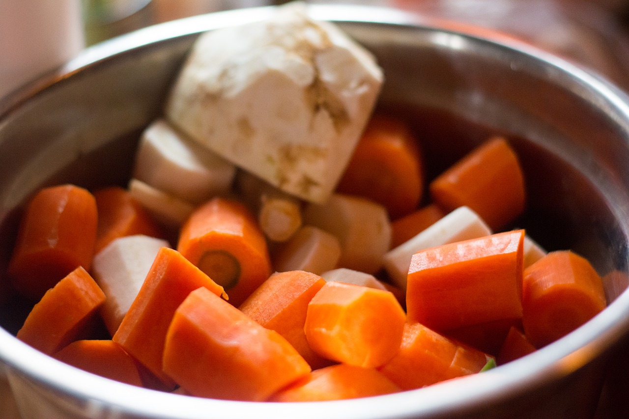 Image - chicken soup vegetables carrot