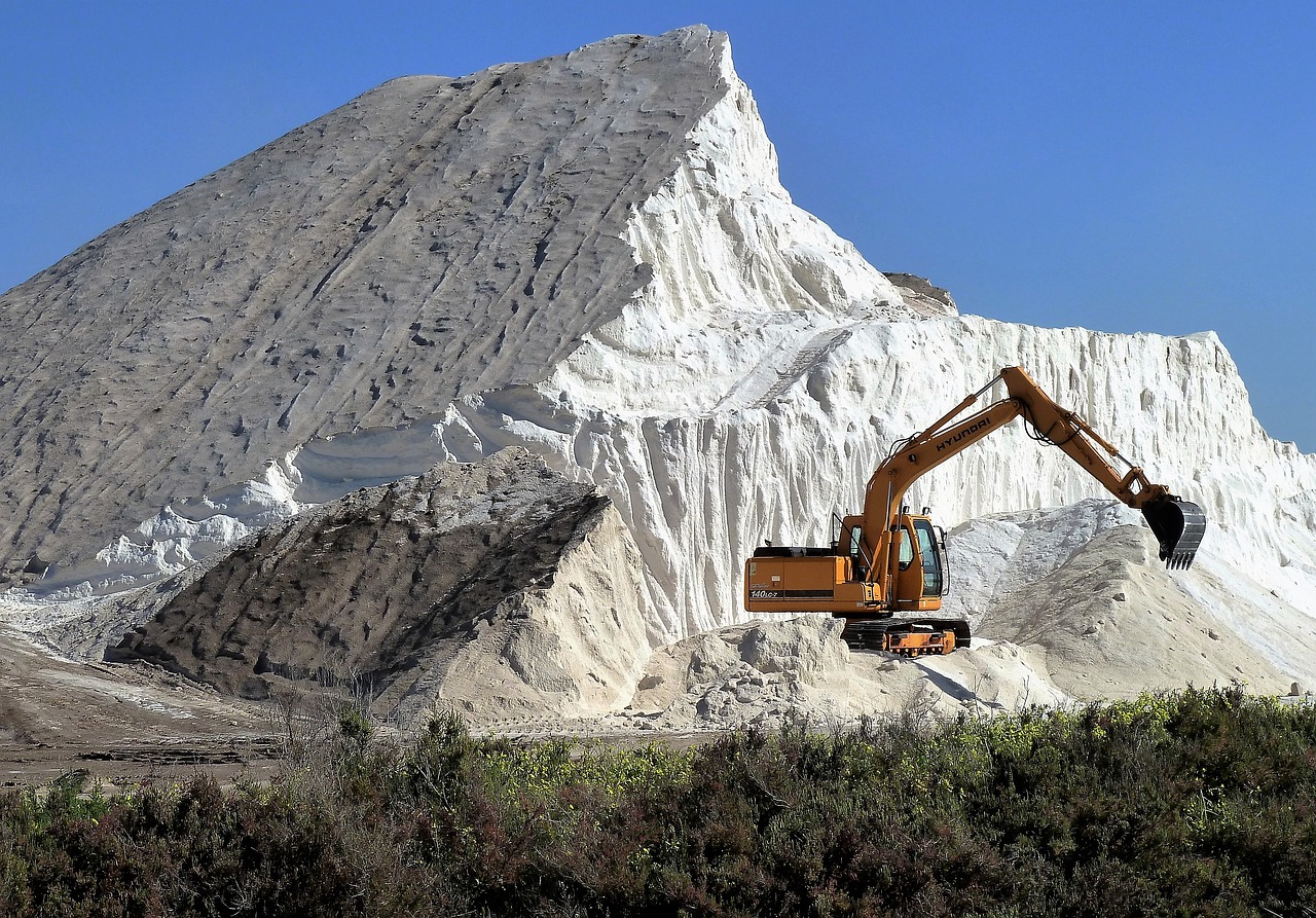 Image - salt salt mountain excavators