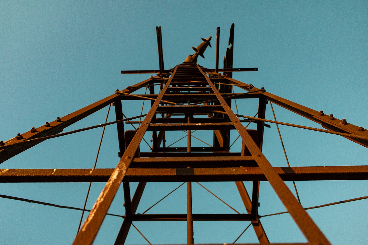 Image - metal frame pinwheel stairs