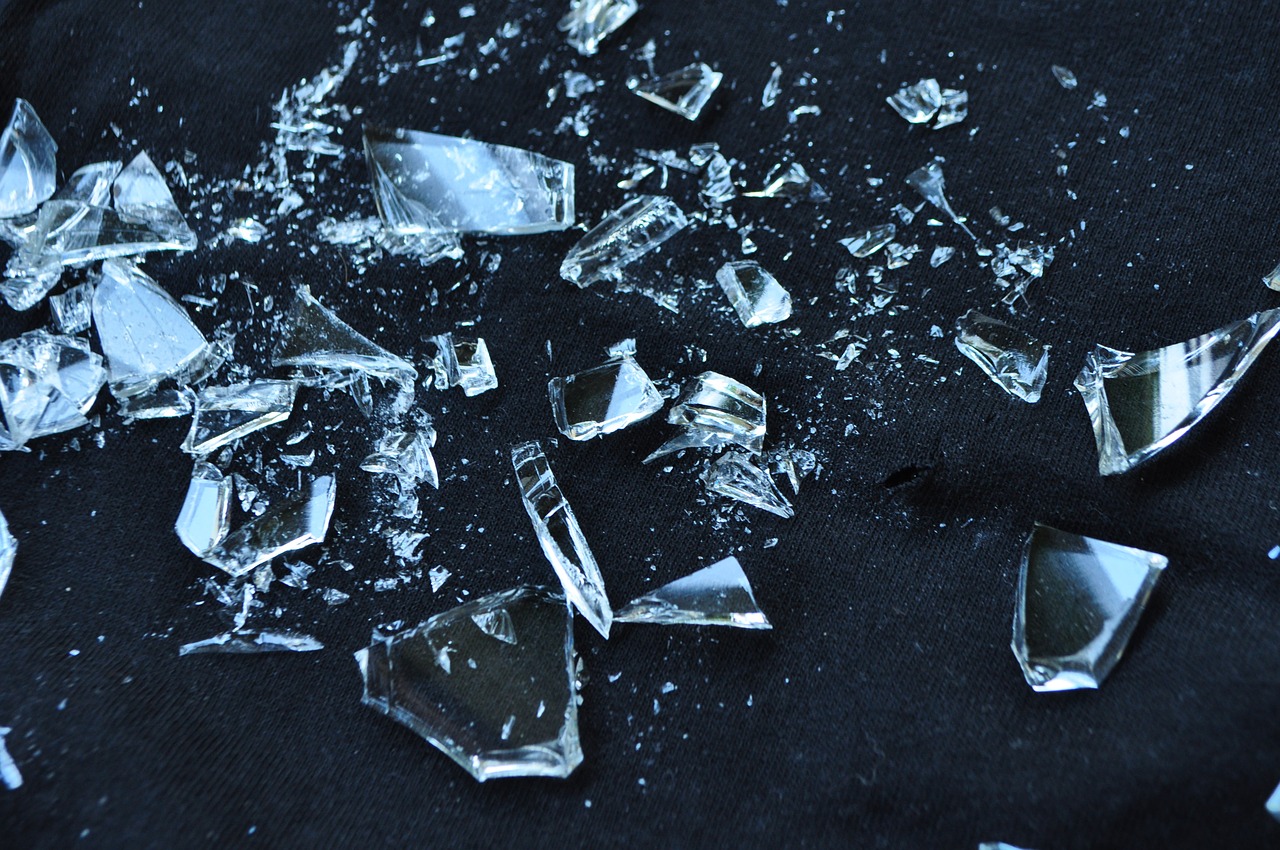 Image - glass broken shattered broken glass