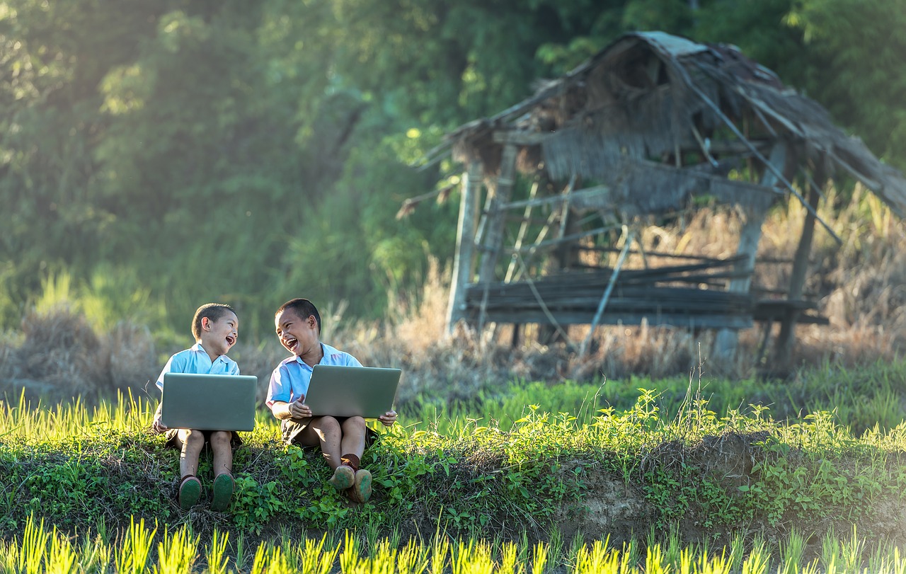 Image - children laugh study of laptop