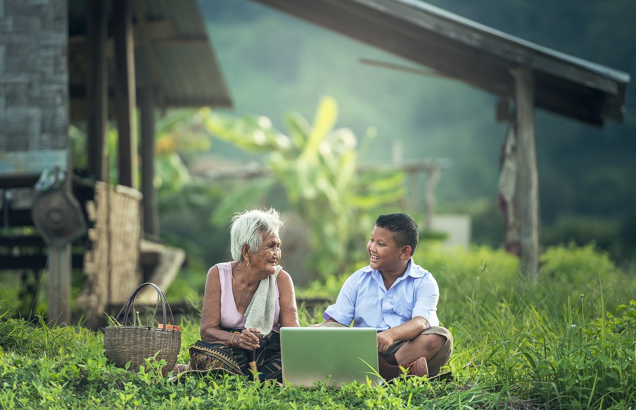 Image - grandmother kids laptop dear