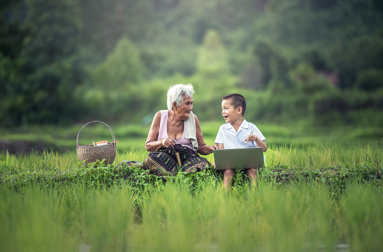 Image - grandmother kids laptop dear