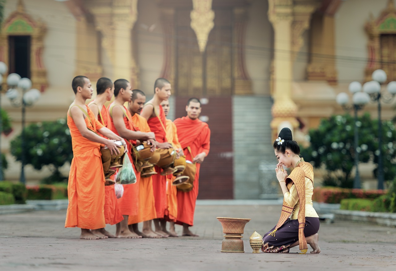 Image - monks i pray bangkok asia