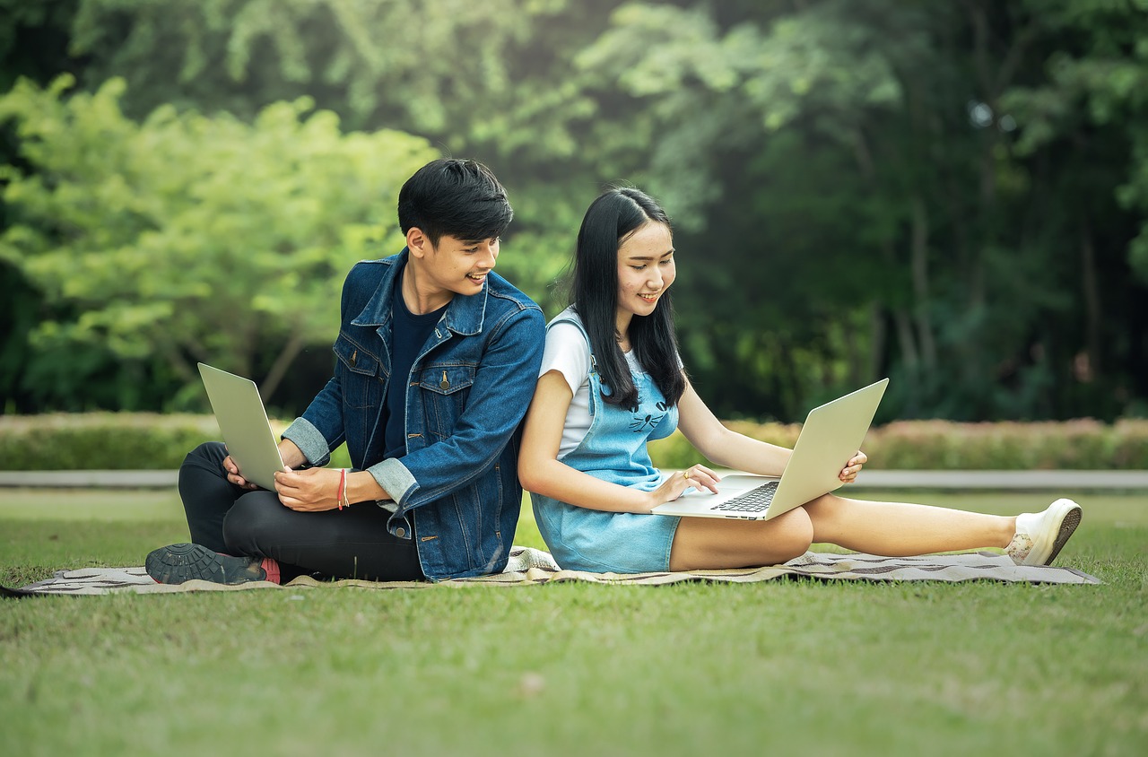 Image - fatigued young laptop beautiful