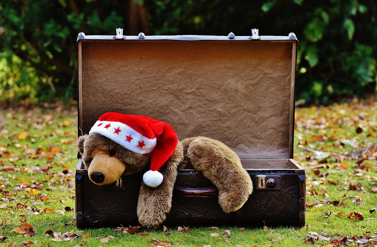 Image - christmas luggage antique teddy